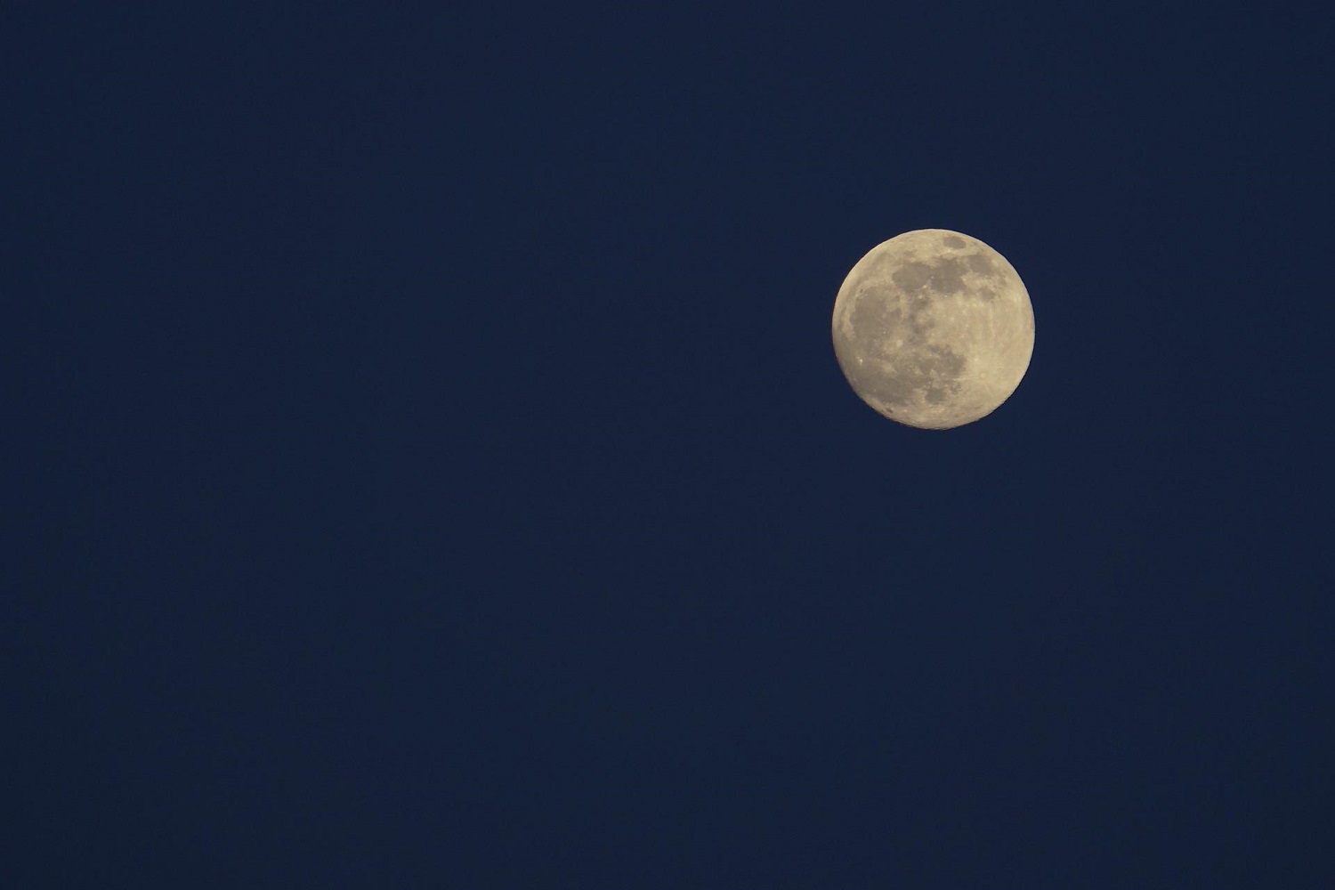 moon-2150622_1920